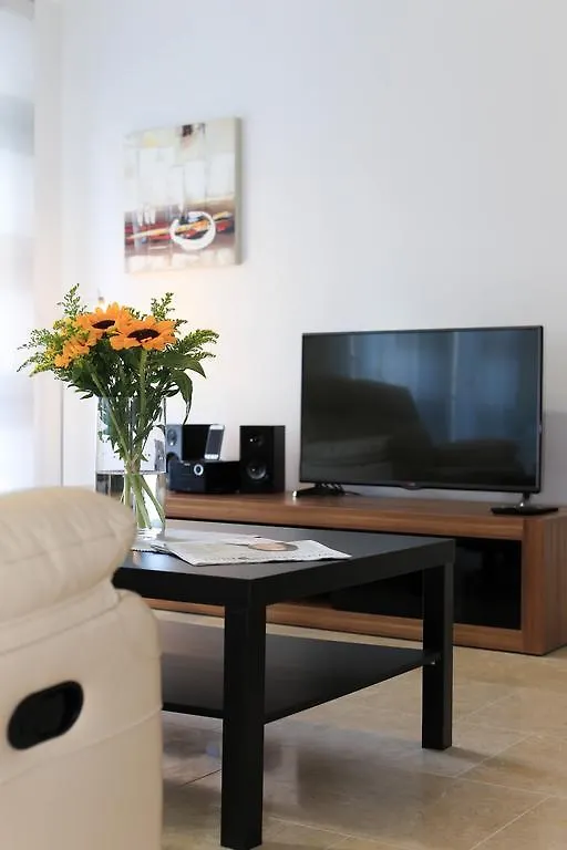 Rafael Kaiser - Paros Apartment Wien 0*,