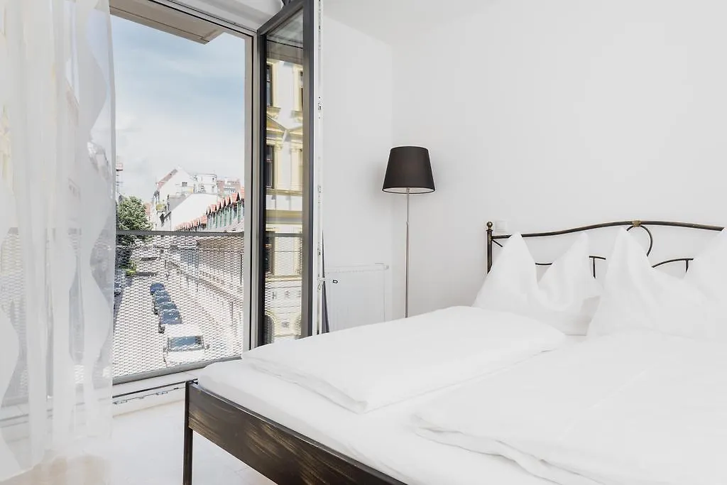 Rafael Kaiser - Paros Apartment Wien
