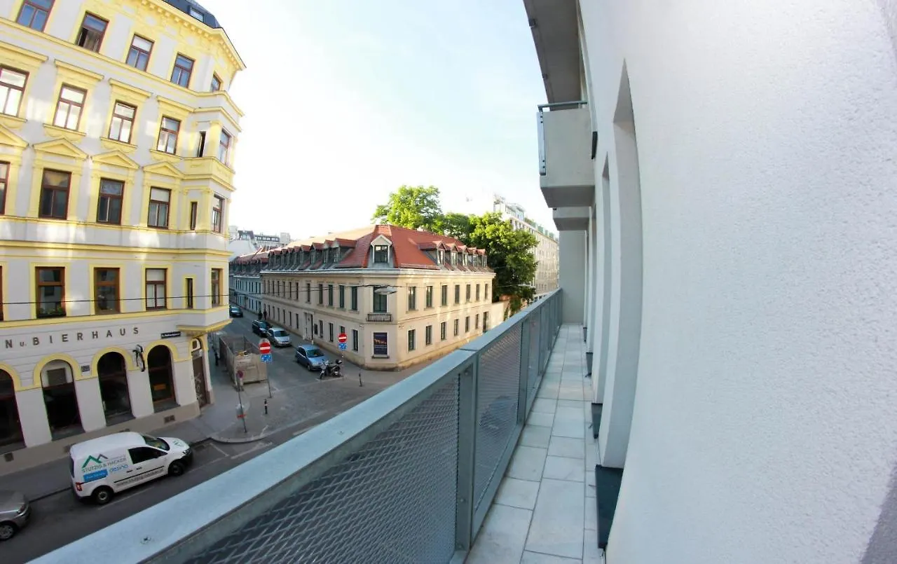 Rafael Kaiser - Paros Apartment Wien Österreich