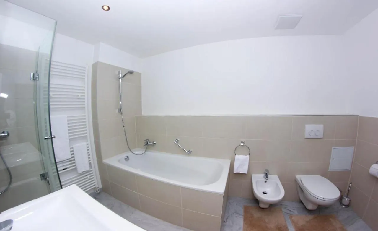 Rafael Kaiser - Paros Apartment Wien